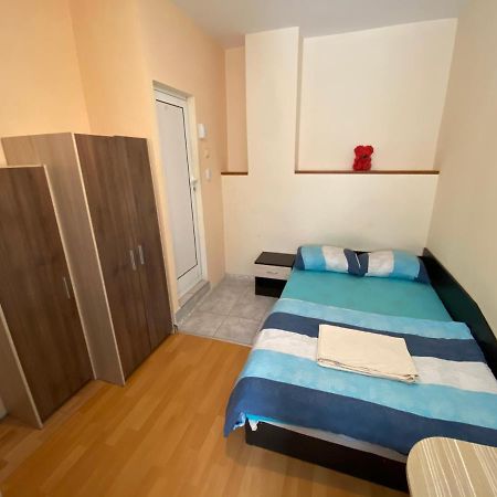 Top Center Studio 2 Min To The Beach Varna Exterior foto